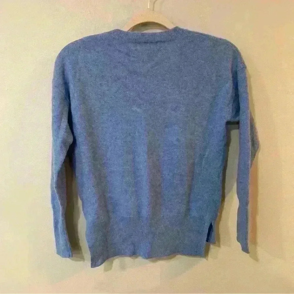 NWOT TAHARI 100% 2 Ply Cashmere Soft V-Neck Blue Sweater Women’s Size Small - Picture 4 of 4